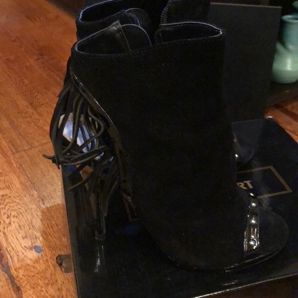 COLIN STUART Peep Toe Studded Fringe Heel Bootie - Picture 5 of 7